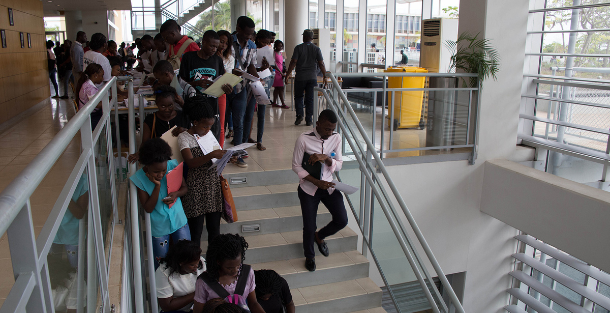 Vagas no ensino superior em Angola voltam a cair 